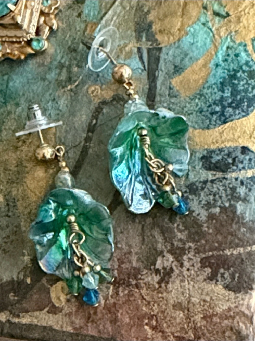 Exquisite blown glass flowers with crystal blue with gold ball posts flowers